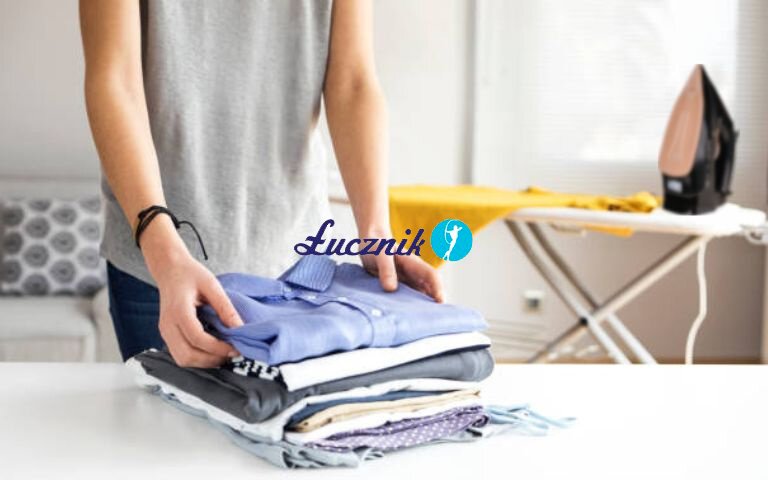 Napařovací žehlička SI-920 Lucznik (2200W)