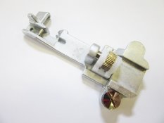 Patka pro všívání gum - pro overlocky Lucznik 720 D